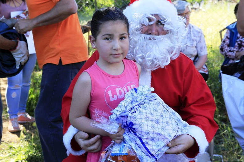 I. Municipalidad de Pinto realiza tradicional entrega de regalos a varios sectores de la comuna 15-12-2018 (4)