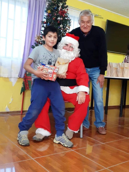 I. Municipalidad de Pinto continúa con la tradicional entrega de regalos a varios sectores de la comuna 16-12-2018 (167)