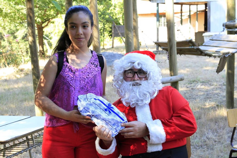 Entrega de regalos de navidad fue realizada en varios sectores de Pinto 22-12-2018 (92)
