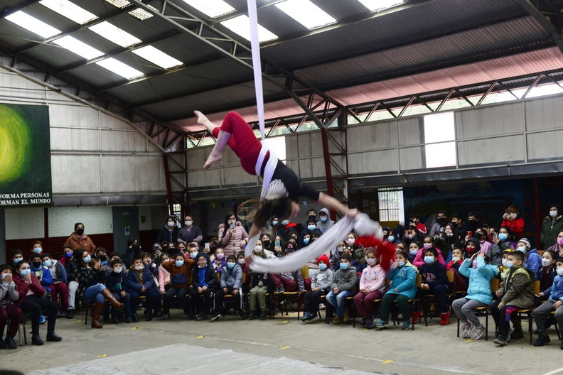 Intervención artística Circense fue realizada en la escuela Puerta de la Cordillera 25-04-2022 (22).jpg