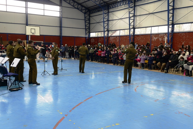 Banda escolar de Recinto y la Banda Instrumental de Suboficiales de Carabineros se presentaron en la escuela José Toha Soldevila 05-09-2022 (24)