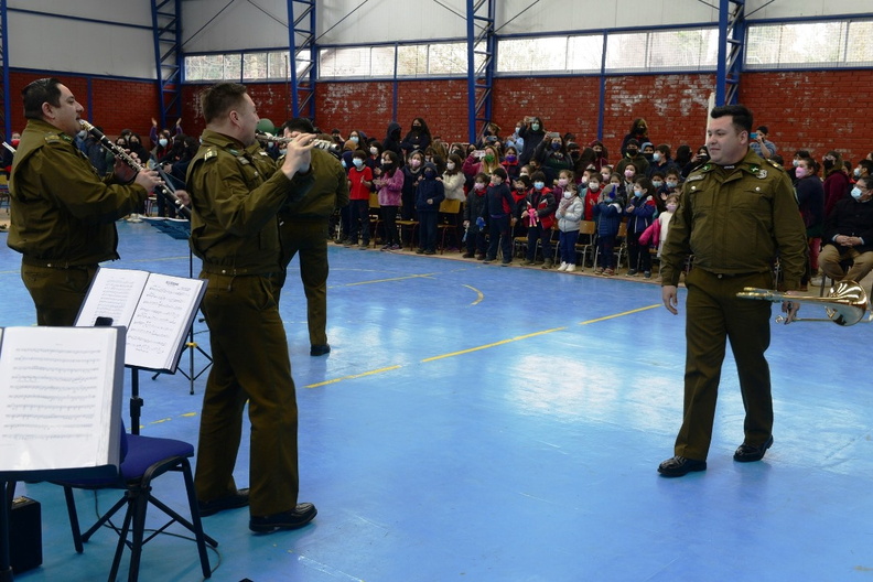 Banda escolar de Recinto y la Banda Instrumental de Suboficiales de Carabineros se presentaron en la escuela José Toha Soldevila 05-09-2022 (27)