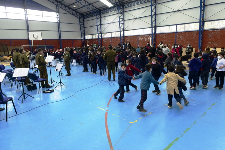 Banda escolar de Recinto y la Banda Instrumental de Suboficiales de Carabineros se presentaron en la escuela José Toha Soldevila 05-09-2022 (53)
