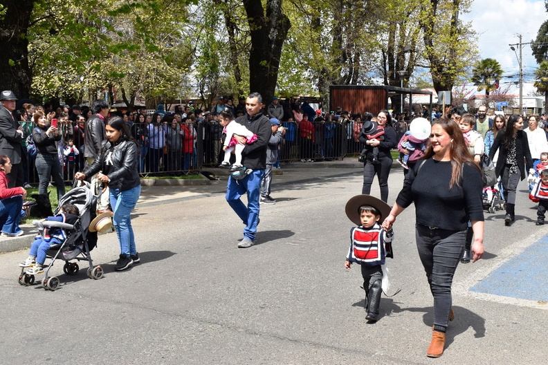 Desfile en el marco del Aniversario Nº 163° de la comuna de Pinto 11-10-2023 (18)