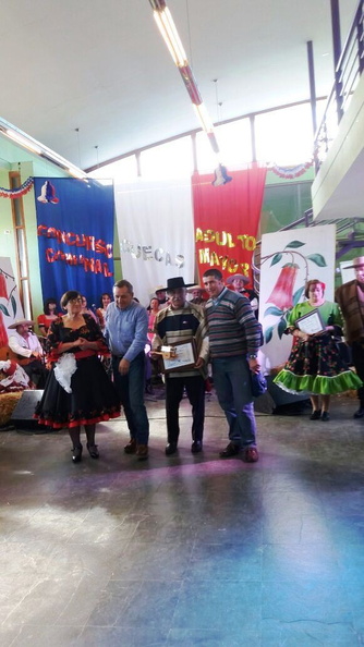 Pareja finalista del Concurso Comunal de Cueca del Adulto Mayor viajo a competir a la comuna de El Carmen 29-08-2016 (4)