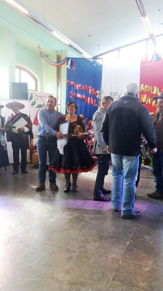 Pareja finalista del Concurso Comunal de Cueca del Adulto Mayor viajo a competir a la comuna de El Carmen 29-08-2016 (6).jpg