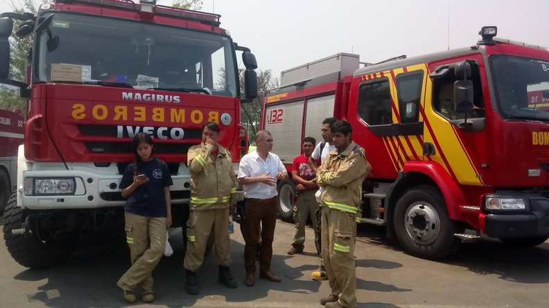 Alcalde de Pinto visita comunas afectadas por los incendios forestales 30-01-2017 (3).jpg