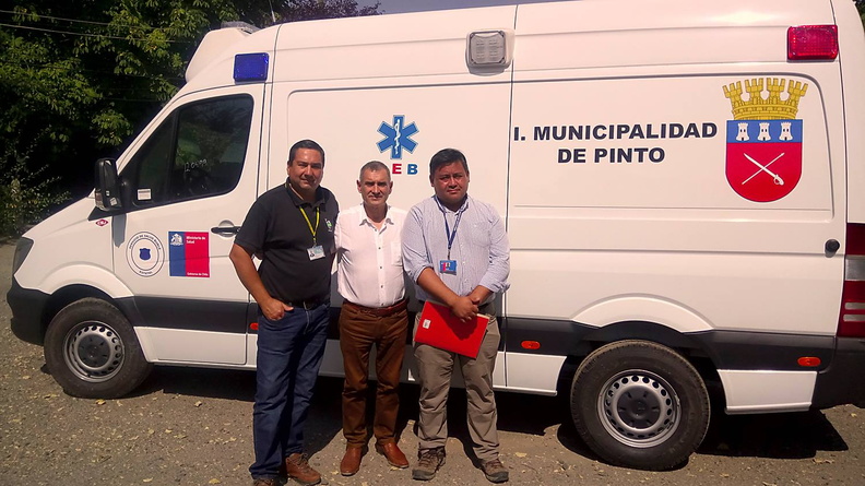 CESFAM de Pinto hace recepción de su nueva ambulancia cero km (1)
