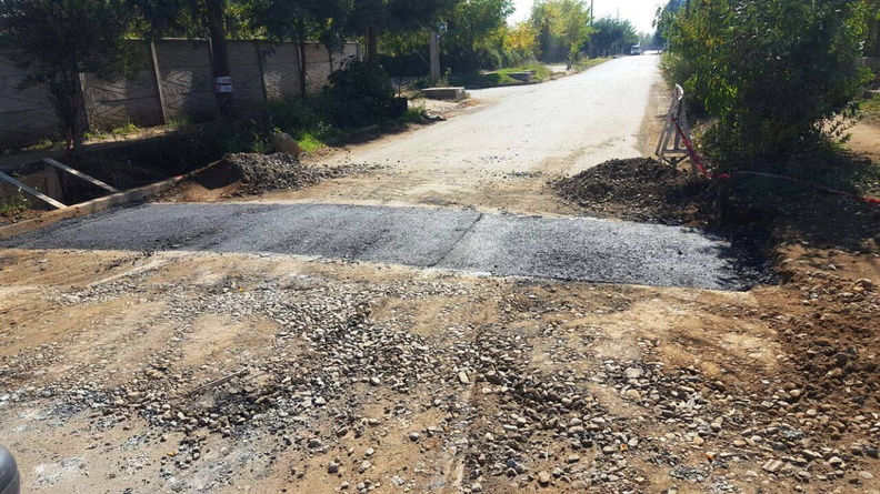 Municipalidad realiza reparación de calles con maquinaria municipal 13-04-2017 (5)