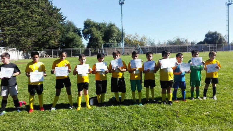 Municipalidad de Pinto premia a alumnos de la Escuela de Fútbol de la comuna  29-04-2017 (2).jpg