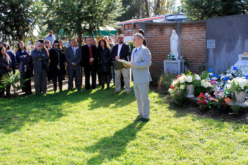 Vecinos y Municipalidad de Pinto conmemoran primer Aniversario del fallecimiento del Ex Alcalde Fernando Chávez Guiñez 08-05-2017jpg (3).jpg