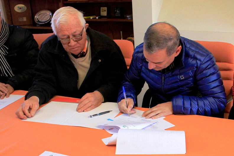 Municipalidad de Pinto firma convenio con la Cooperativa COPELEC en beneficio de los agricultores de la comuna 07-06-2017 (8).jpg