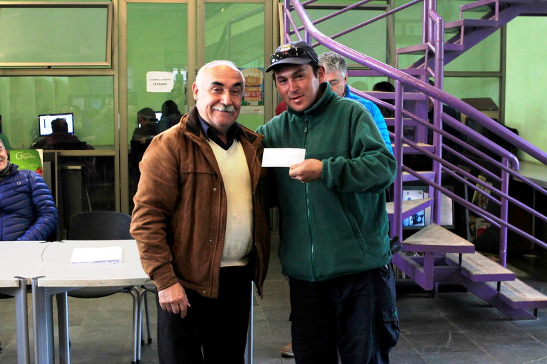 Alcalde Manuel Guzmán Aedo hace entrega de bono que entrega el Gobierno de Chile a los trabajadores de limpieza 31-07-2017 (4)