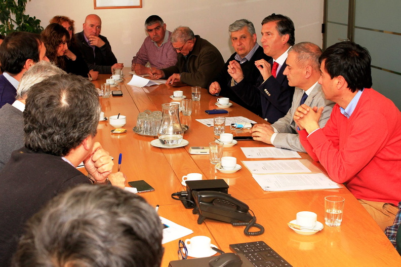 Funcionarios de la Municipalidad de Pinto viajan a Santiago a reunión organizada por INDAP 06-09-2017 (8).jpg