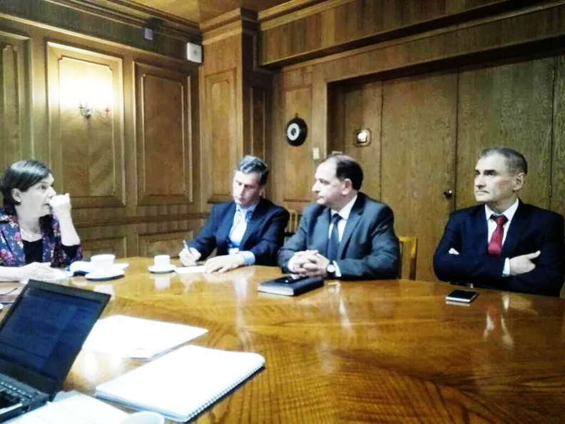 Alcalde de Pinto sostuvo reunión con la Ministra de Vivienda y Urbanismo 16-10-2017 (7).jpg