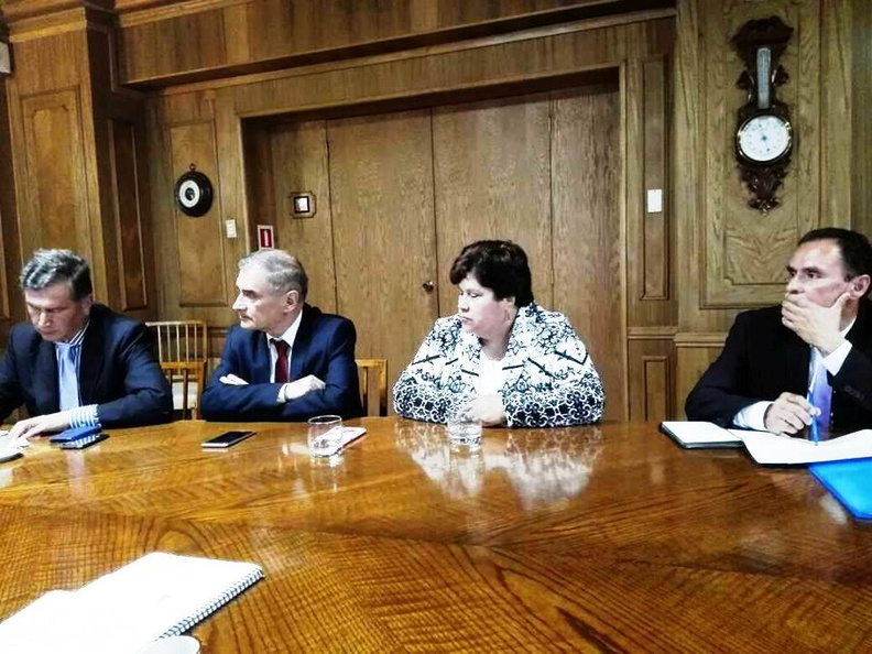 Alcalde de Pinto sostuvo reunión con la Ministra de Vivienda y Urbanismo 16-10-2017 (9).jpg