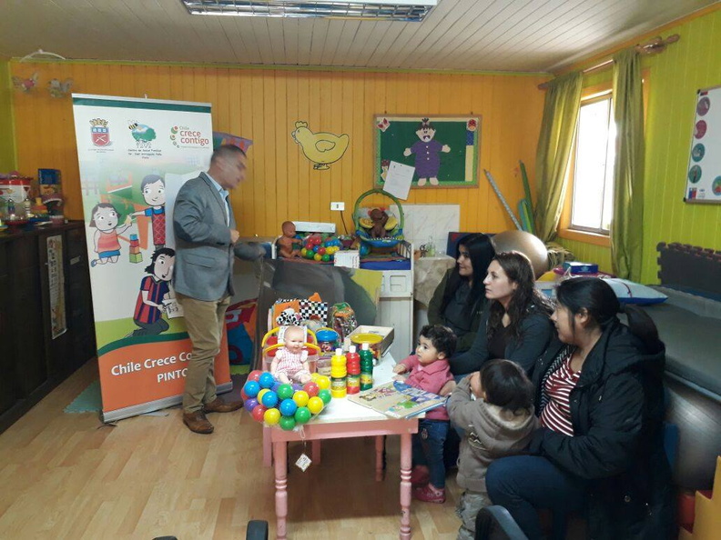 Se realiza entrega de nueva implementación para los niños pertenecientes a la Sala de Estimulación de los sectores de Pinto y Recinto 24-10-2017 (8)