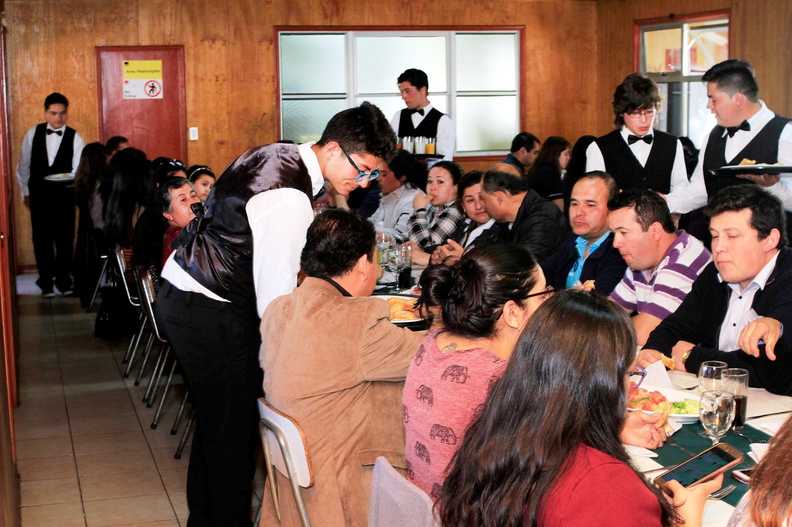 Liceo Politécnico José Pinto Arias realiza almuerzo de camaradería en compañía del Alcalde de Pinto 25-10-2017 (4)