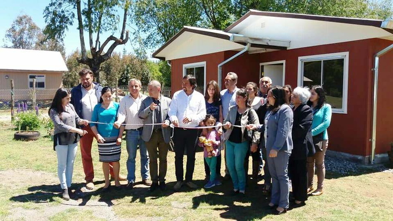I. Municipalidad de Pinto hizo entrega de casas a 8 familias del sector El Chacay 13-11-2017 (2)
