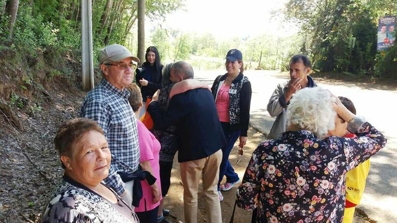 CESFAM de Pinto organiza caminata saludable para los Adultos Mayores del sector El Ciruelito 14-11-2017 (4).jpg