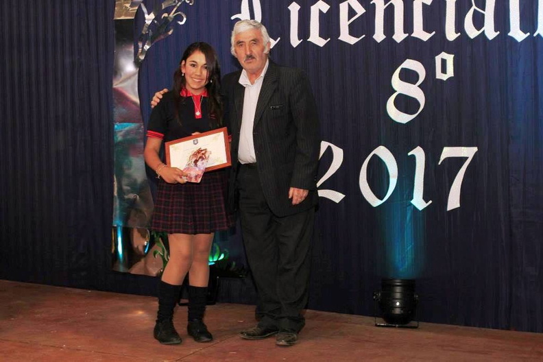 Ceremonia de Licenciatura de 8º Básico de la Escuela José Toha Soldevilla 14-12-2017 (4).jpg