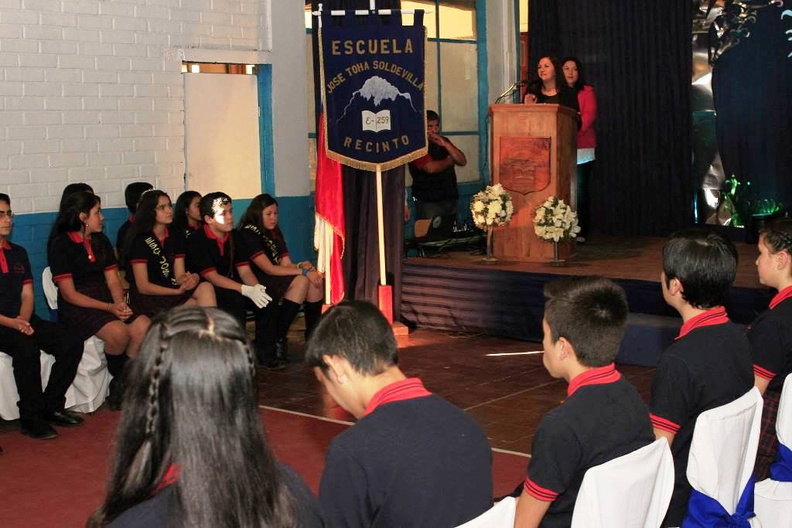 Ceremonia de Licenciatura de 8º Básico de la Escuela José Toha Soldevilla 14-12-2017 (15).jpg