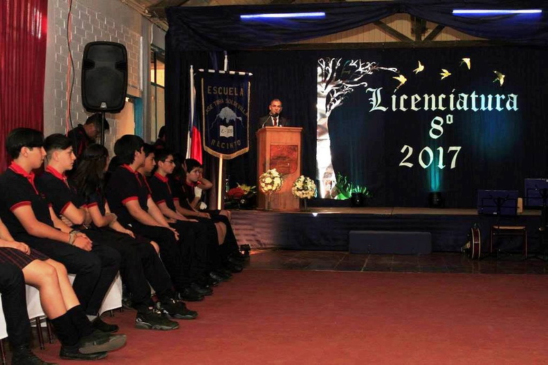 Ceremonia de Licenciatura de 8º Básico de la Escuela José Toha Soldevilla 14-12-2017 (35).jpg