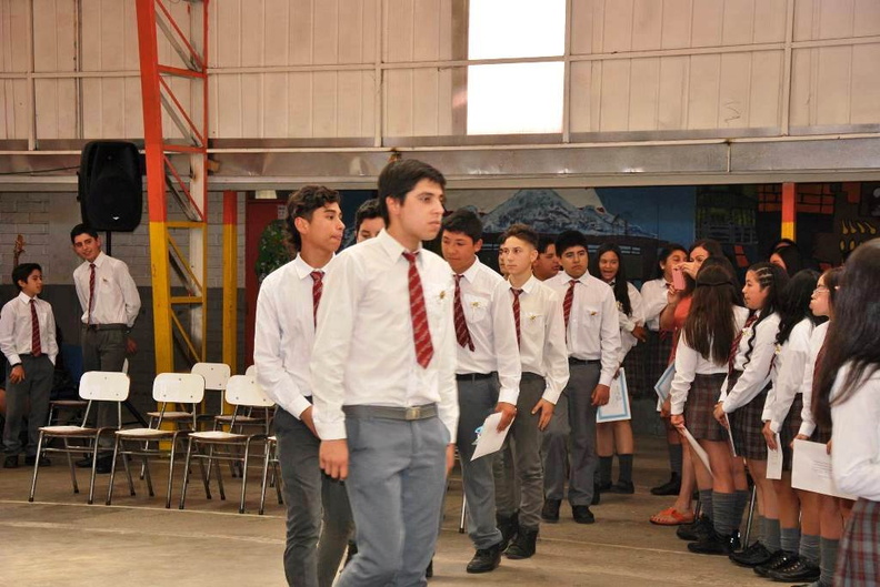 Ceremonia de despedida de los 8° Básicos de la Escuela Puerta de la Cordillera 20-12-2017 (18).jpg