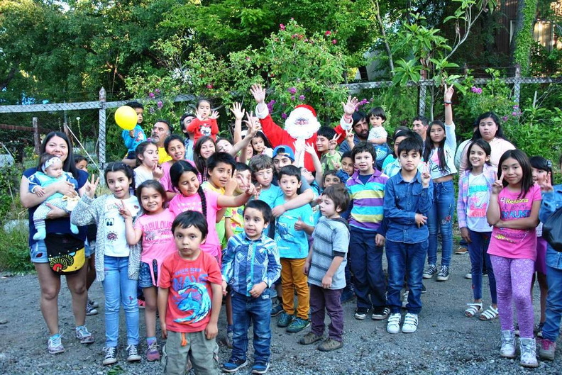 Viejito Pascuero visita a los Niños de Los Lleuques 20-12-2017 (1).jpg