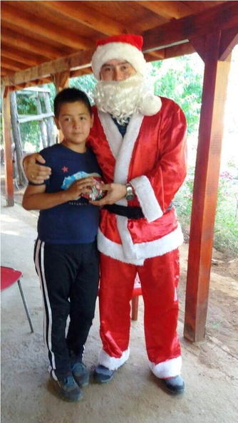 Viejito Pascuero visita a los Niños de Pichilluanco, Los Avellanos, Patagual y Santo Domingo 20-12-2017 (23).jpg