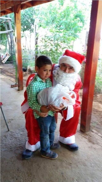 Viejito Pascuero visita a los Niños de Pichilluanco, Los Avellanos, Patagual y Santo Domingo 20-12-2017 (25).jpg