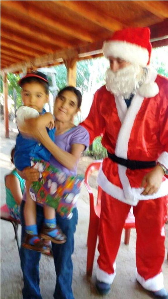 Viejito Pascuero visita a los Niños de Pichilluanco, Los Avellanos, Patagual y Santo Domingo 20-12-2017 (29).jpg
