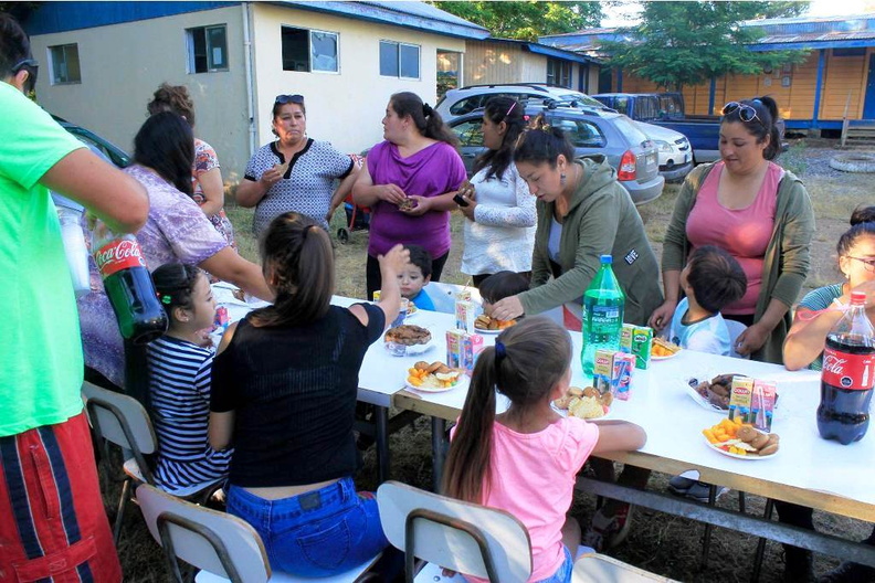 Viejito Pascuero visita a los Niños de Paso El Soldado y el Rosal Bajo 20-12-2017 (19).jpg