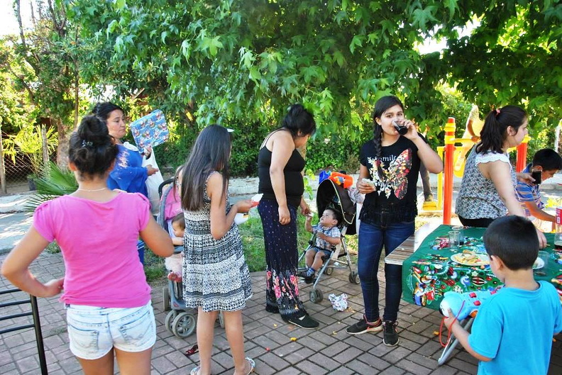 Viejito Pascuero visita a los Niños de Pincura, Sol de Diciembre y El Chacay 22-12-2017 (8)