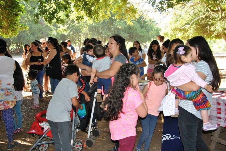 Viejito Pascuero visita a los Niños de El Rosal, Rosal 2 y Villa Padre Hurtado 26-12-2017 (13).jpg