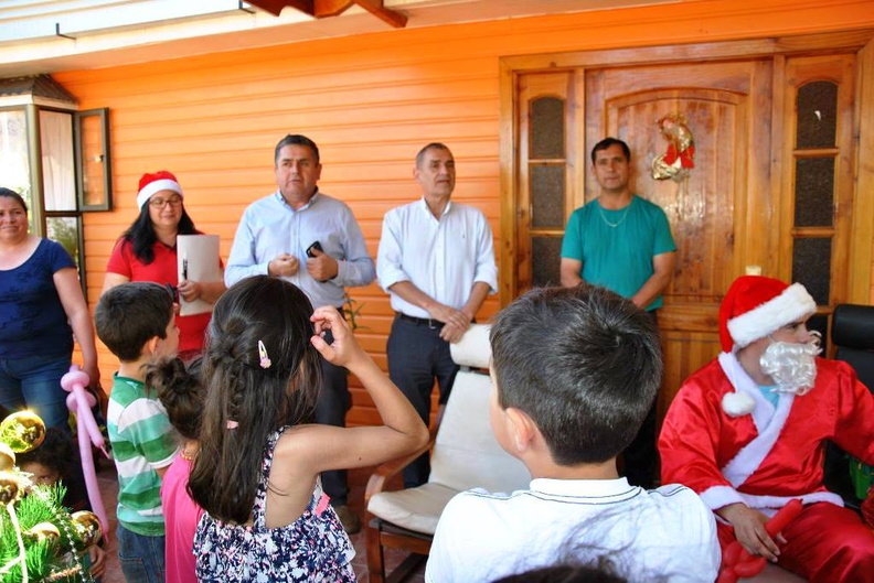 Viejito Pascuero visita a los Niños de El Rosal, Rosal 2 y Villa Padre Hurtado 26-12-2017 (21)
