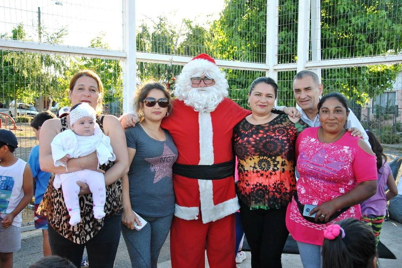 Viejito Pascuero visita a los Niños de El Rosal, Rosal 2 y Villa Padre Hurtado 26-12-2017 (37)