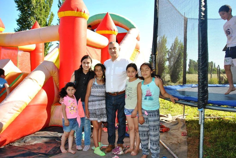 Viejito Pascuero finaliza su visita con los Niños de Pinto Centro, Lluanco, Pedernales, 1 de Mayo y Vista Cordillera 26-12-2017 (29)
