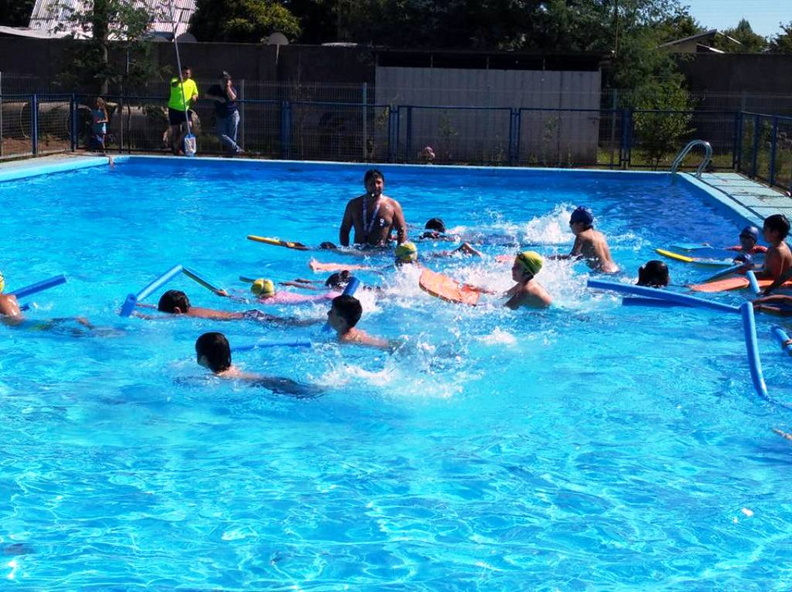 Clases gratuitas de natación para niños en la Piscina Municipal 18-01-2018 (2)