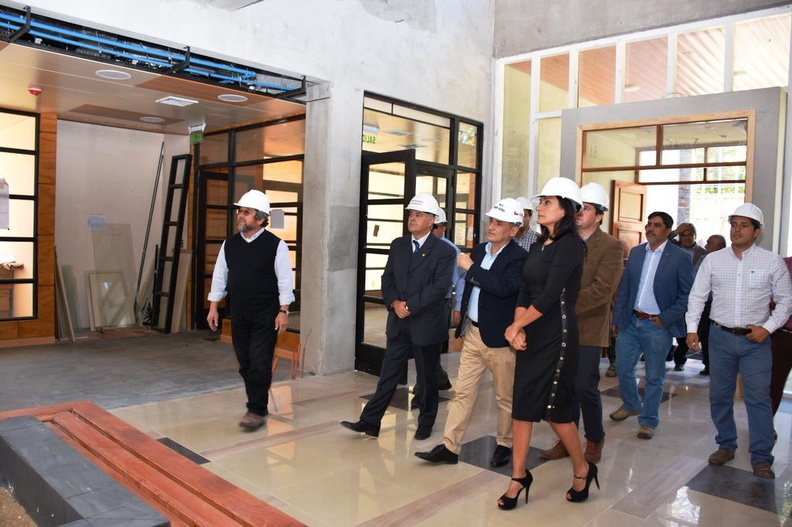Autoridades Regionales visitaron nuevo Edificio Consistorial y el Cuartel de Bomberos de Pinto 16-03-2018 (12).jpg