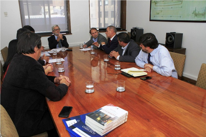 Alcalde de Pinto y Coihueco se reúnen con el MOP para agilizar el cambio del Puente de Pinto 27-03-2018 (6)
