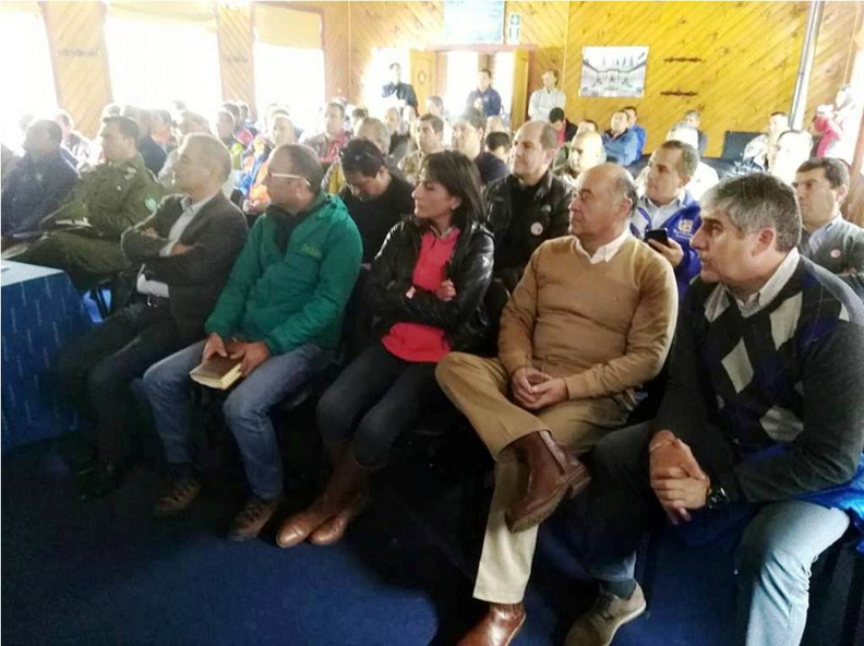 Intendente de la Región del Biobío encabeza reunión por el estado del Volcán Nevados de Chillán 07-04-2018 (6)