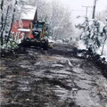 Retroexcavadora municipal limpia la nieve de los caminos de Las Trancas 11-06-2018 (9)