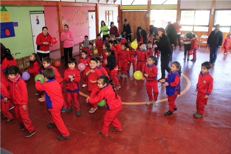 Escuela de Lenguaje Pinto y Aprendo realiza actividad física con alumnos y apoderados 21-06-2018 (13).jpg