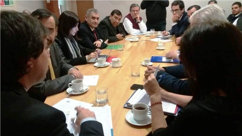 Alcalde de Pinto sostuvo reunión en el Ministerio de Obras Públicas 04-07-2018 (2).jpg