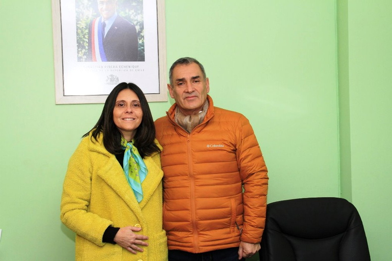 Delegada Presidencial de la Seremi de Desarrollo Social visita al Alcalde de Pinto 26-07-2018 (1).jpg