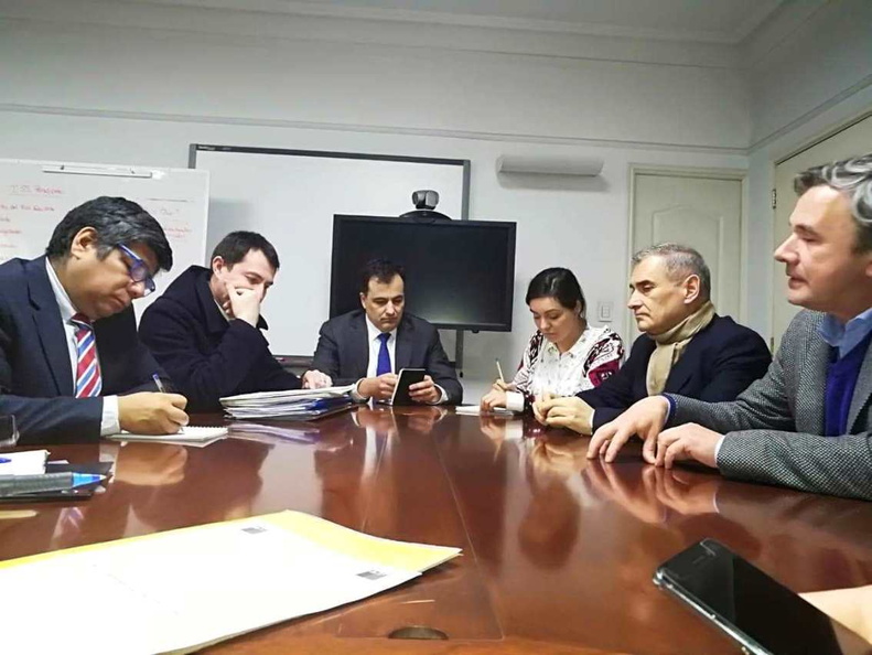 Alcalde de Pinto sostuvo reunión con la Jefa Nacional (S) de Atención Primaria y el Jefe Nacional de Infraestructura del Ministerio de Salud 30-07-2018 (7)
