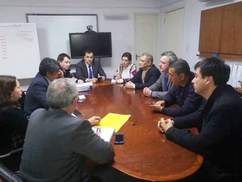 Alcalde de Pinto sostuvo reunión con la Jefa Nacional (S) de Atención Primaria y el Jefe Nacional de Infraestructura del Ministerio de Salud 30-07-2018 (13)