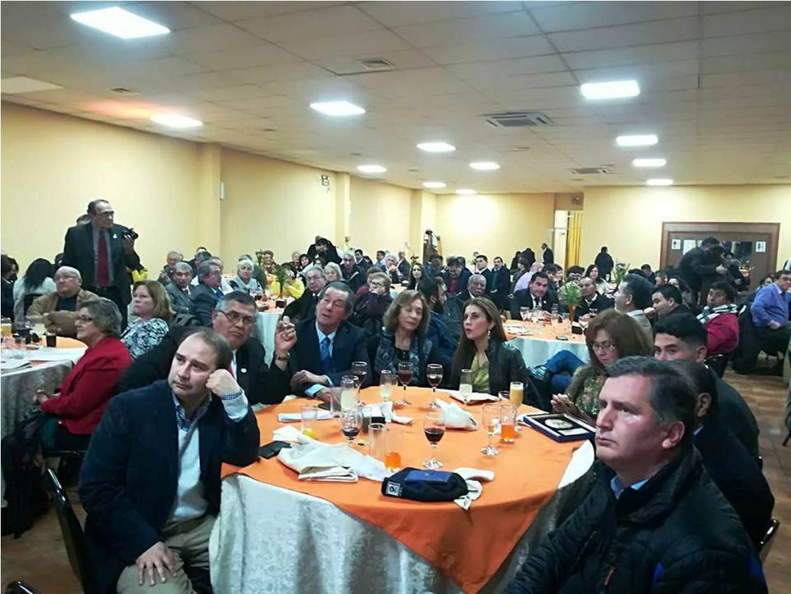 Alcalde de Pinto fue invitado a la última cena de la agrupación de Ñuble Región 12-08-2018 (3).jpg