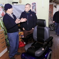 Alcalde de Pinto entrega silla de ruedas eléctrica 27-08-2018 (12)